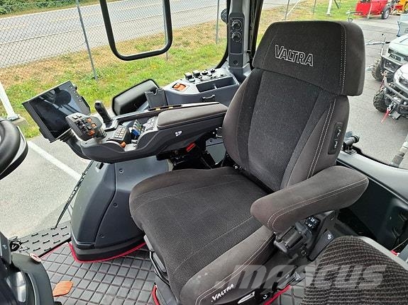 Valtra T235D Unlimited Трактори