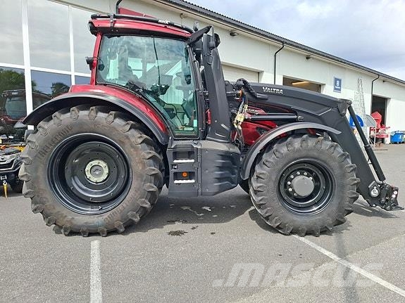 Valtra T235D Unlimited Трактори