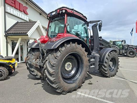 Valtra T235D Unlimited Трактори