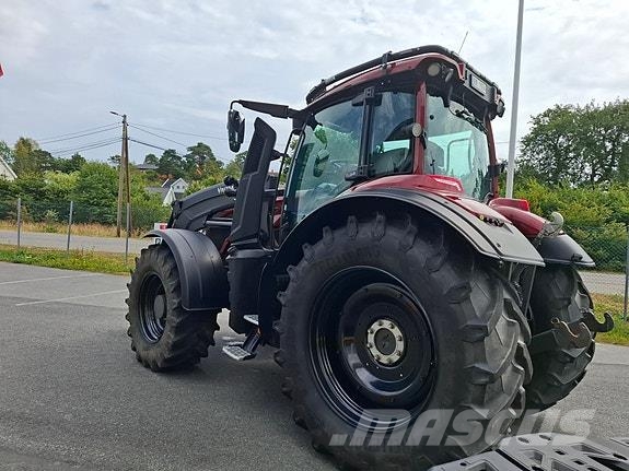 Valtra T235D Unlimited Трактори