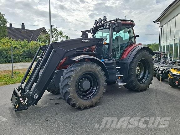 Valtra T235D Unlimited Трактори