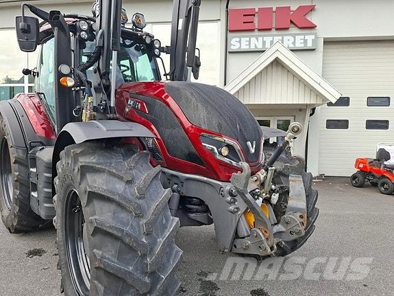Valtra T235D Unlimited Трактори