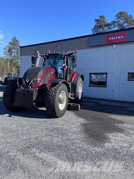 Valtra T254 Traktorer