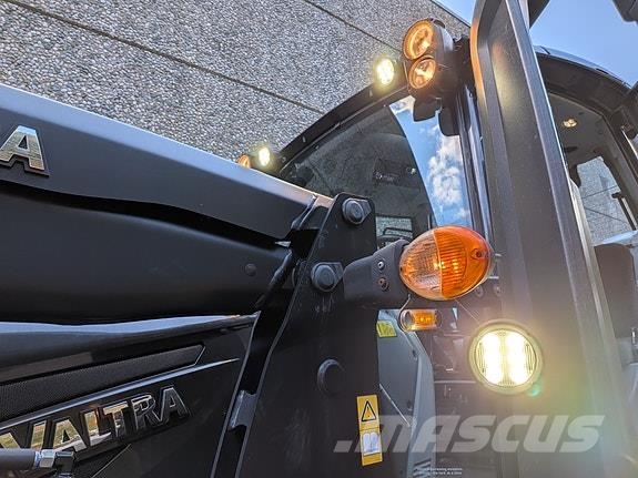 Valtra TRINNLØS | 5 100T | LASTER | FRONTHYDRAULIKK | LUF Traktorer