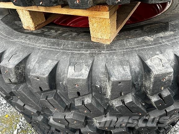 Vinterhjul Fendt 516 440/80-28 og 540/80-38 Pneus Agrícolas