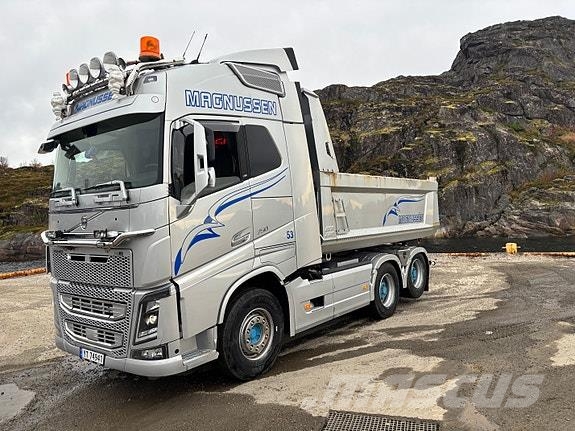 Volvo FH750 6x4 kombibil, tipp, svingskive, brøyteplate Грузовики-Самосвалы