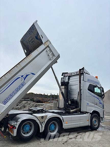 Volvo FH750 6x4 kombibil, tipp, svingskive, brøyteplate Грузовики-Самосвалы