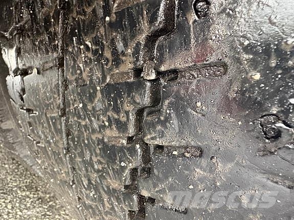 Volvo Ny pris FH540 med Asfaltbalje/dumperkasse/brøytefe Camiones bañeras basculantes o volquetes