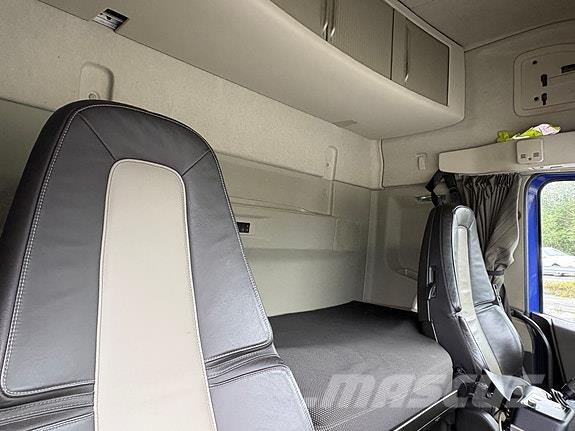 Volvo Ny pris FH540 med Asfaltbalje/dumperkasse/brøytefe Camiones bañeras basculantes o volquetes