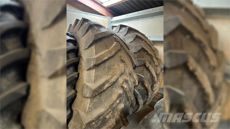 Trelleborg Tvillingehjul 710/75-42 og 650/60-34 Ελαστικά και ζάντες