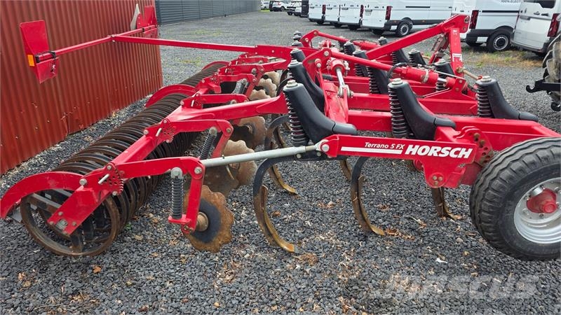 Horsch Terrano 5 FX كاسحات