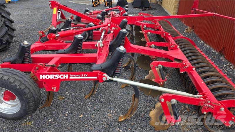 Horsch Terrano 5 FX كاسحات