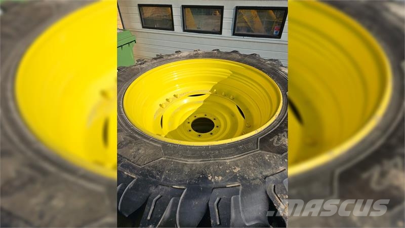 Michelin 480/70-30 og 520/85-42 Tyres, wheels and rims