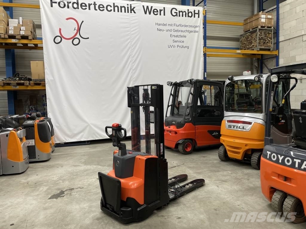 Bt Hochhubwagen SWE120L, 2016, Germany - Mascus pedestrian stacker