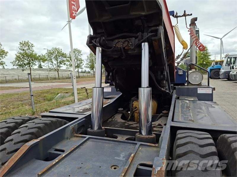 Kalmar TRX182iAL 4x4 Ciągniki terminalowe