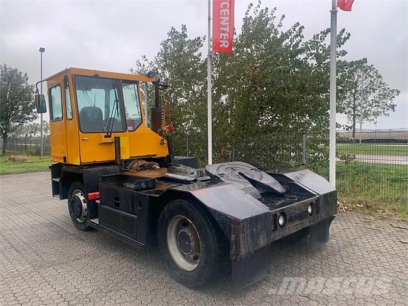 Sisu TRX182A4L2C18 Терминални трактори