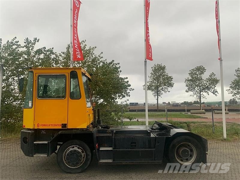Sisu TRX182A4L2C18 Terminalni tegljači