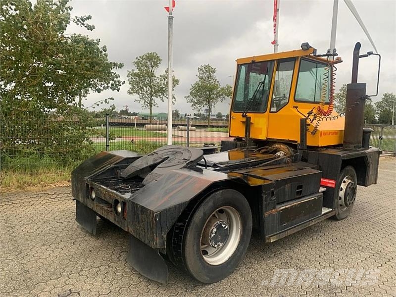 Sisu TRX182A4L2C18 Terminalni tegljači