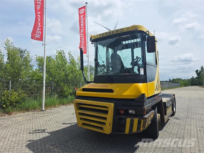 Terberg RT283 4x4 Terminálový tahač