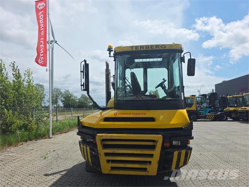 Terberg RT283 4x4 Terminálový tahač