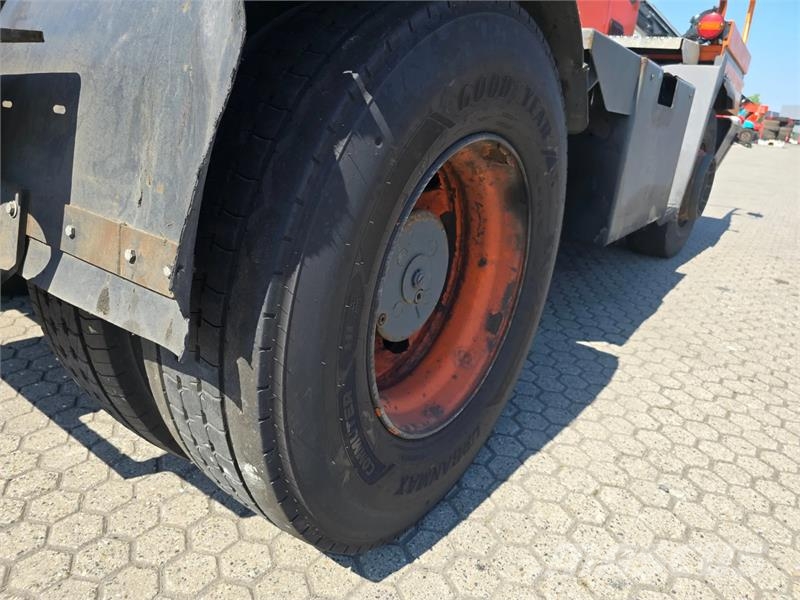 Terberg YT182 Terminálový tahač