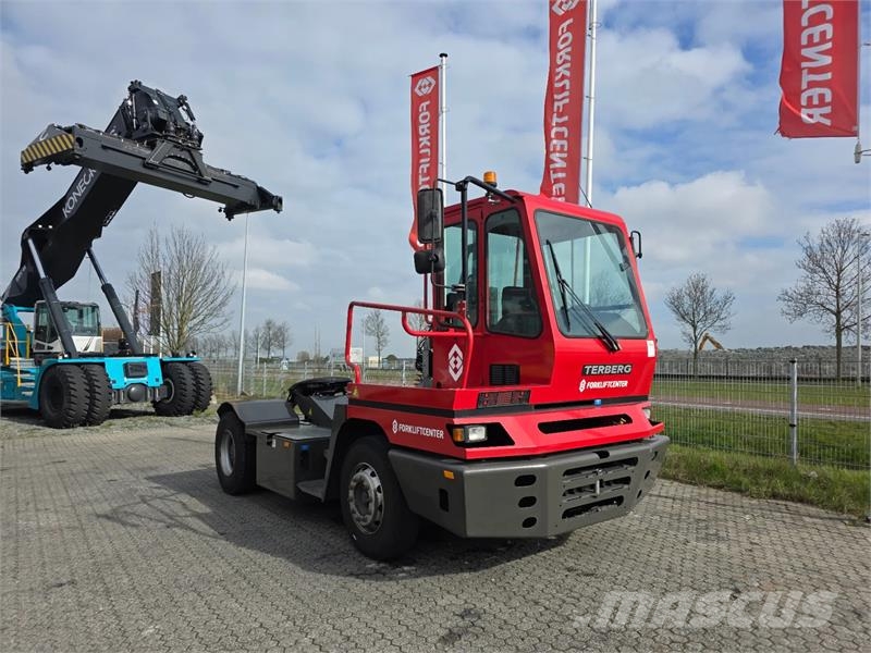 Terberg YT222 Tracteur de manœuvre
