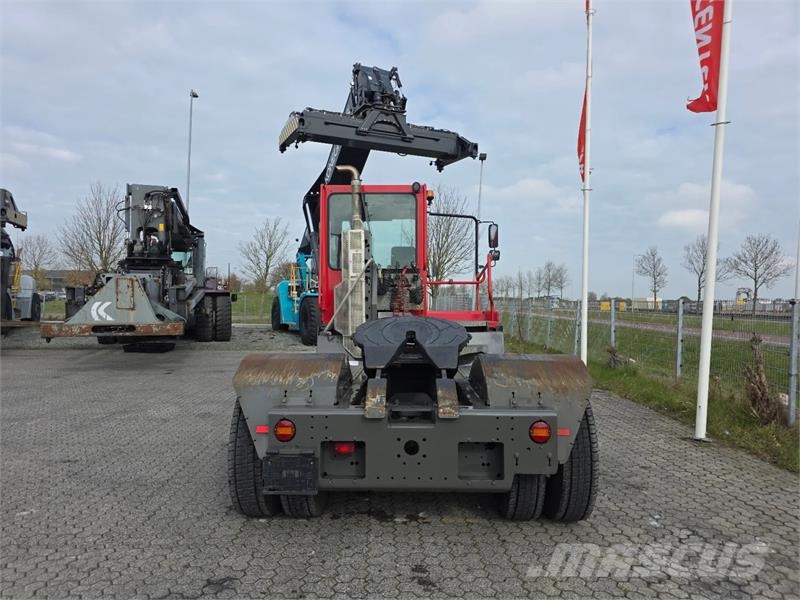 Terberg YT222 Tracteur de manœuvre