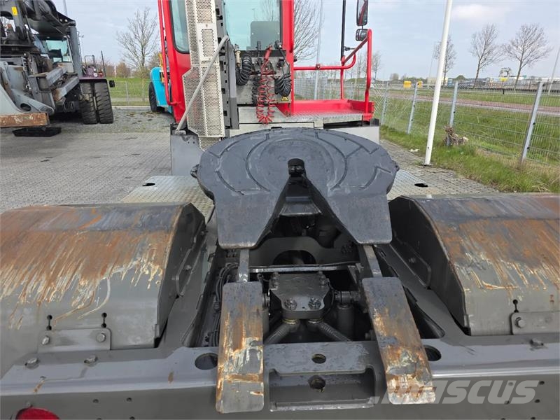 Terberg YT222 Tracteur de manœuvre