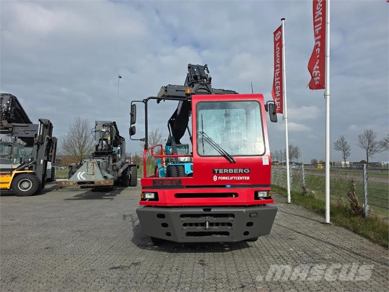 Terberg YT222 Tracteur de manœuvre