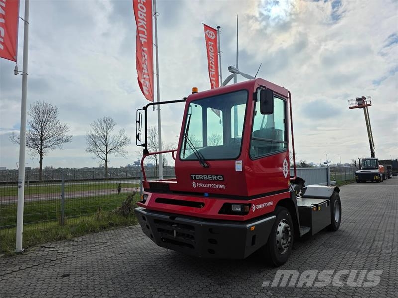 Terberg YT222 Tracteur de manœuvre