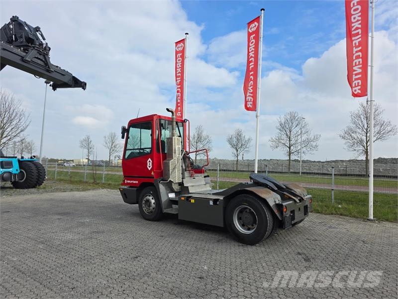 Terberg YT222 Tracteur de manœuvre