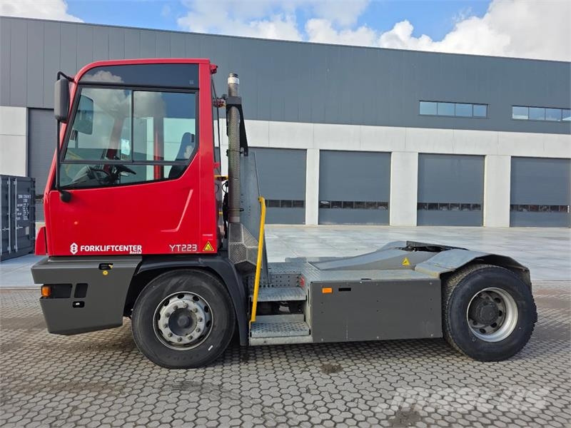 Terberg YT223 Tracteur de manœuvre