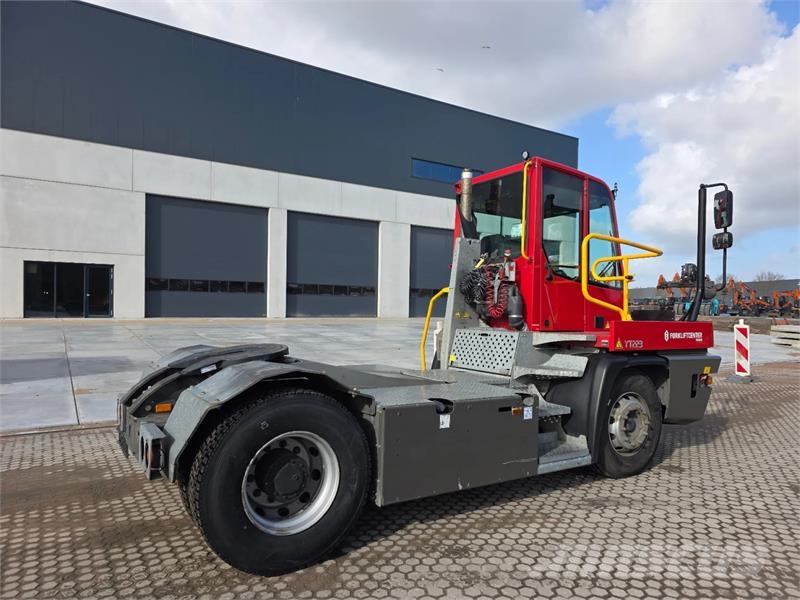 Terberg YT223 Tracteur de manœuvre