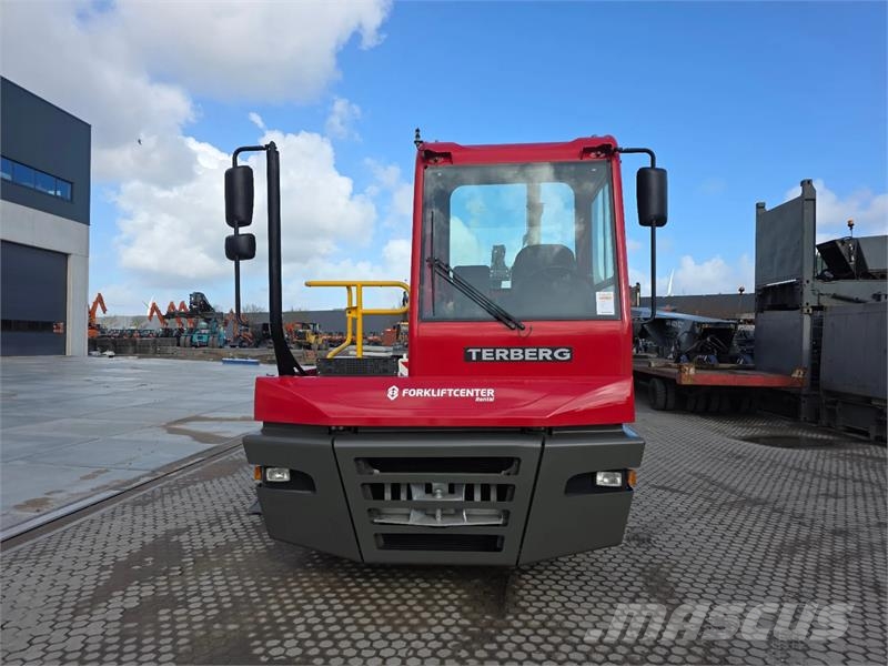 Terberg YT223 Tracteur de manœuvre
