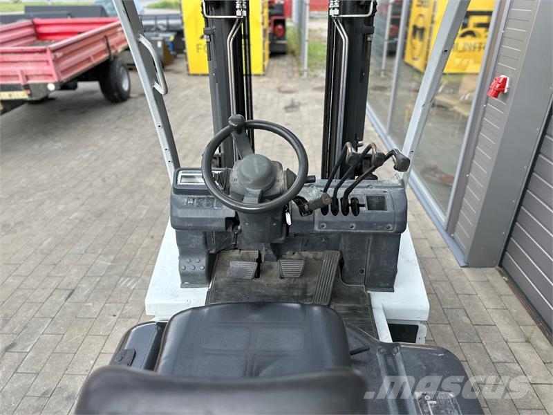 UniCarriers YG1D2A30Q Dīzeļa autoiekrāvēji