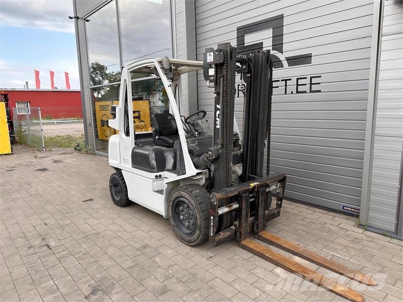 UniCarriers YG1D2A30Q Dīzeļa autoiekrāvēji