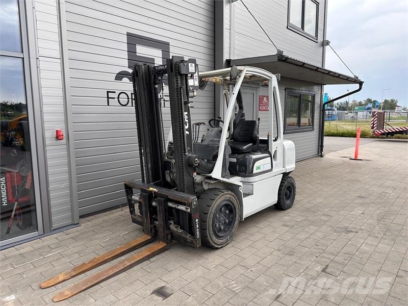 UniCarriers YG1D2A30Q Dīzeļa autoiekrāvēji