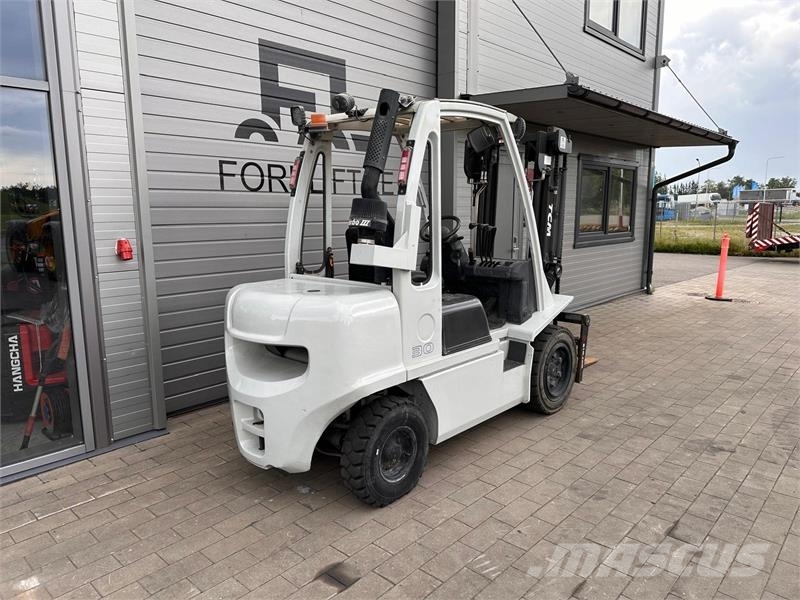UniCarriers YG1D2A30Q Dīzeļa autoiekrāvēji