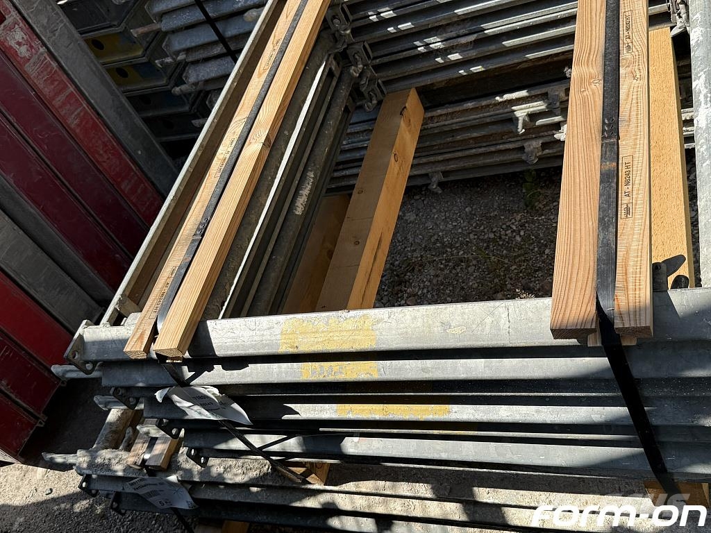Hünnebeck Schnellbaugerüst – gebrauchtes Fassadengerüst & St Scaffolding equipment