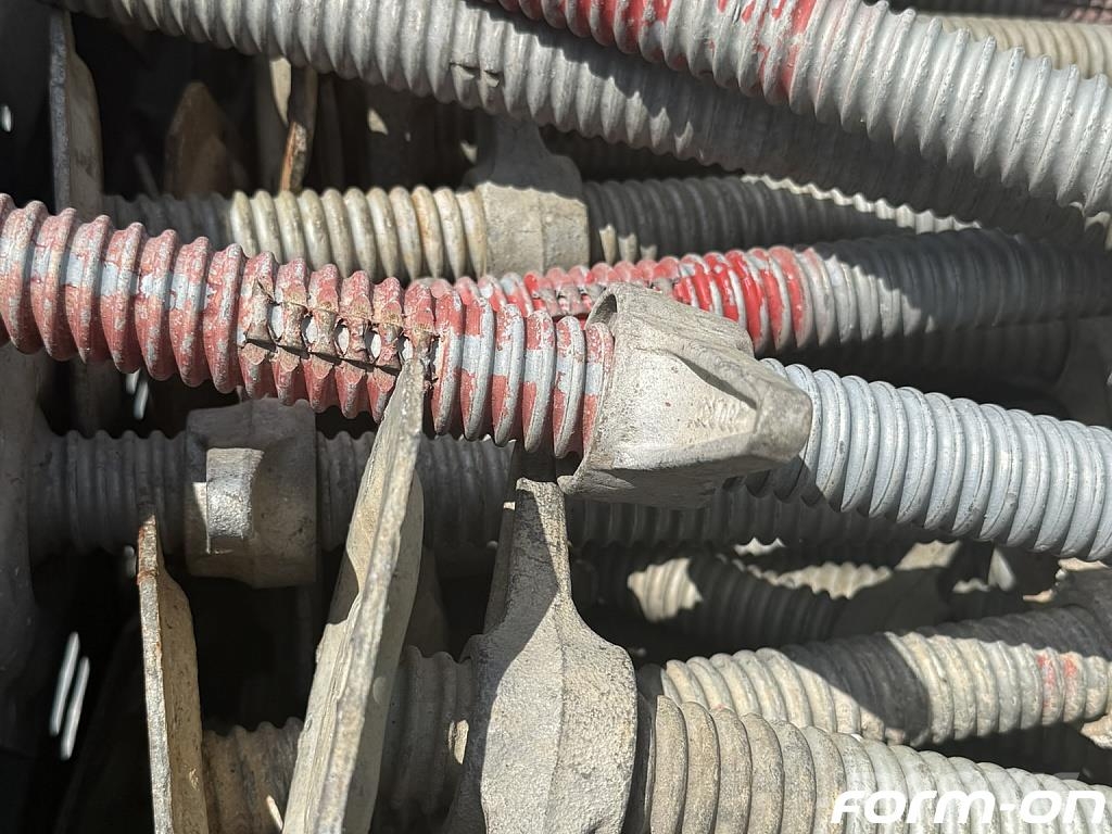 Layher Blitz Fußspindeln gebraucht – Original Gerüstspind معدات سقالات