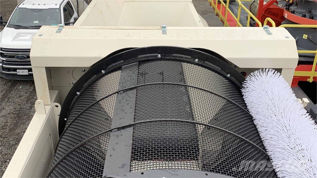 Ecotec Pheonix 2100 Tromnmel Screener トロンメル