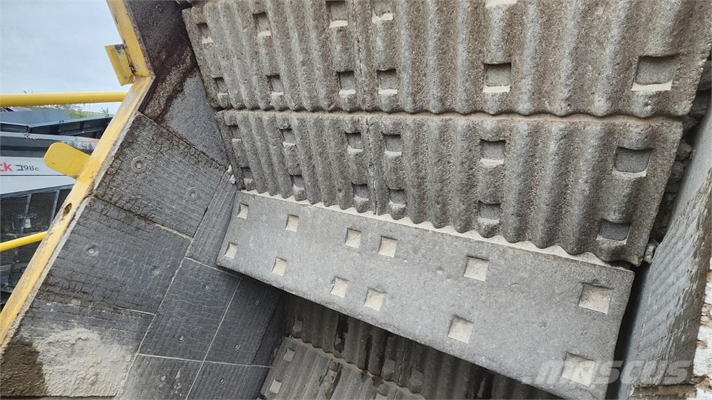 Keestrack R6 Impact Crusher Роздрібнювачі