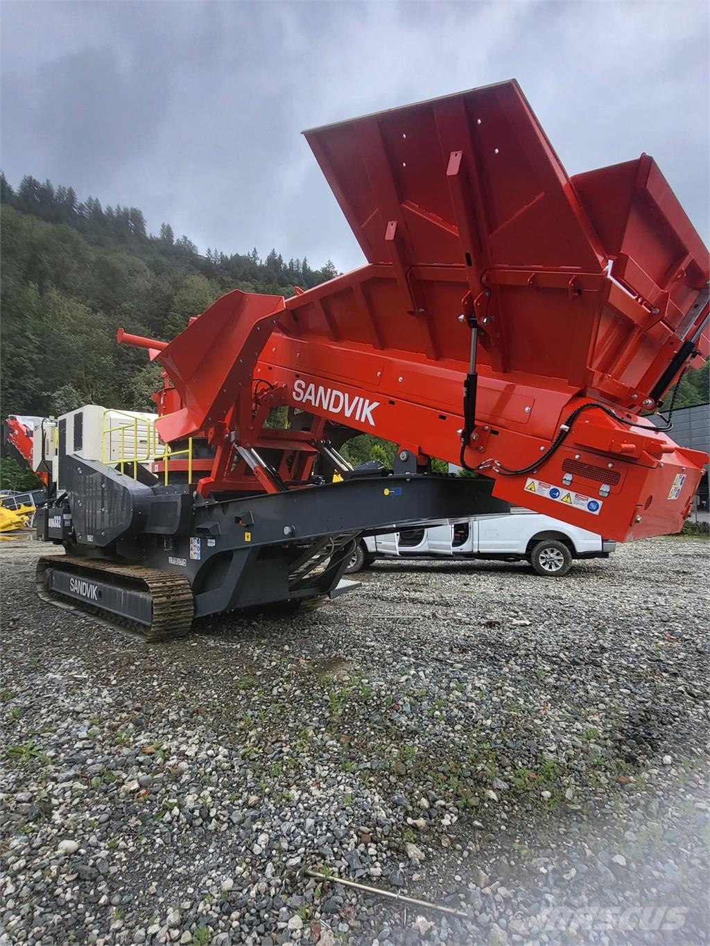 Sandvik QH332 Cone Crusher 破碎机