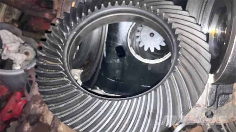 Case IH Magnum 335 联合收割机配件
