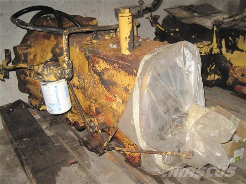 - - - Ford Gearkasse 655D Ďalšie komponenty