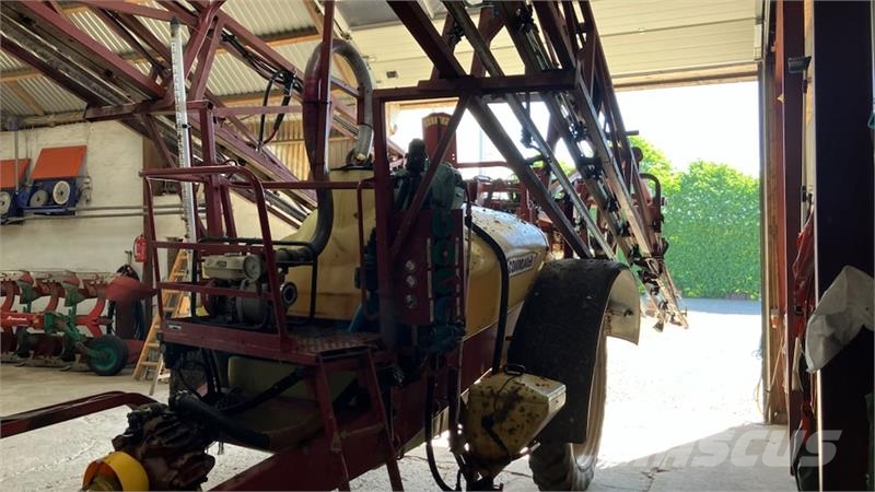 Hardi Commander 3200/4200-HAZ 24 Meter الرشاشات