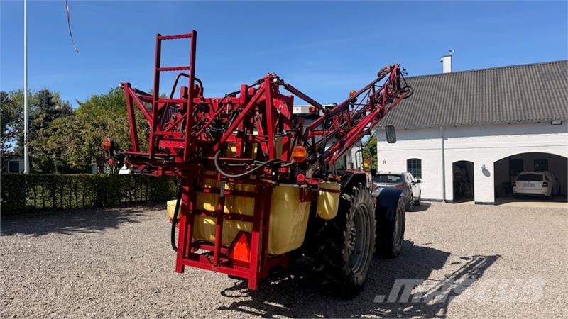 Hardi LZY 800 الرشاشات