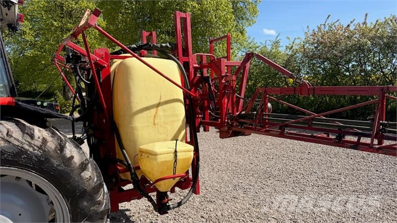 Hardi LZY 800 الرشاشات