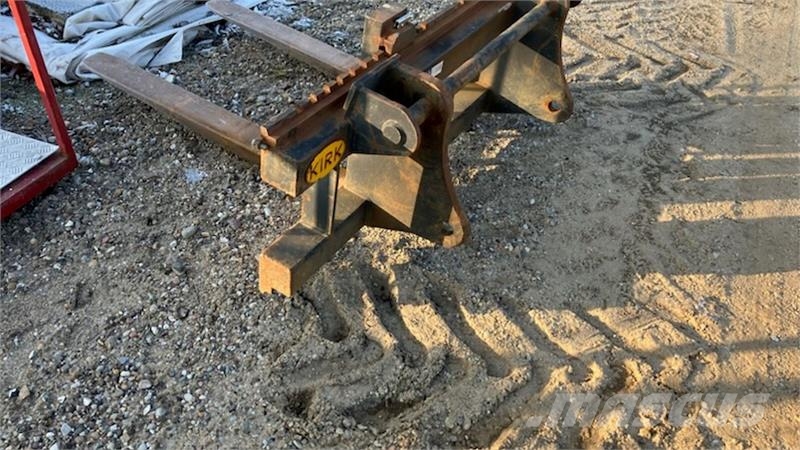 Kirk 4000 kg Kirk Pallegafler New Holland Ø 45 bolte Vidlica