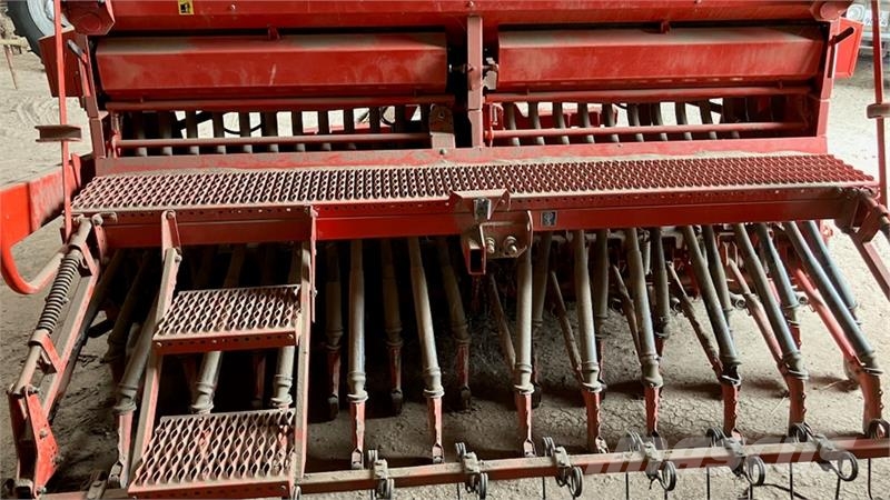 Kuhn 2003 Rotorharve med slæbeskær مثاقيب مدمجة